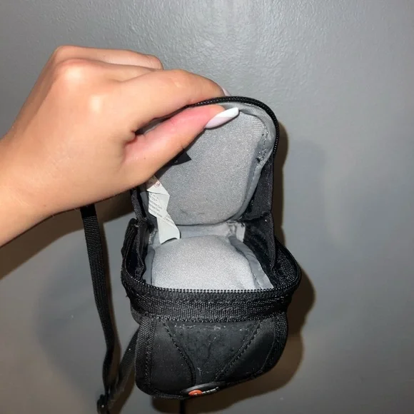 LowePro Camera Bag - Picture 3 of 4